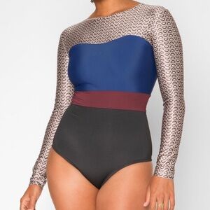 Seea Hermosa One Piece Long Sleeve Surf Suit Swimsuit Shells Small